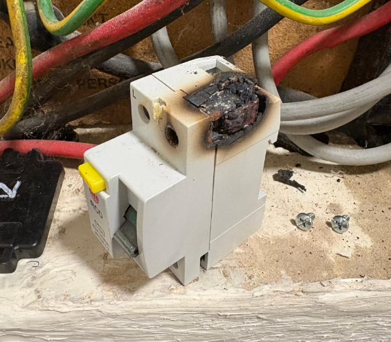 Two Heaters Failed — But the Real Problem Was Hidden in the Meter Box